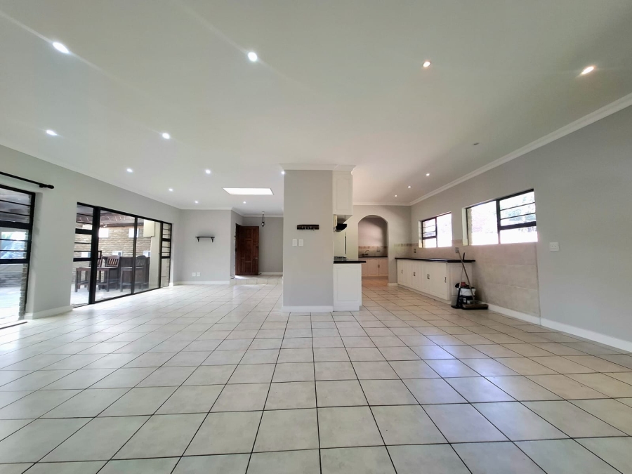 4 Bedroom Property for Sale in Nahoon Valley Park Eastern Cape